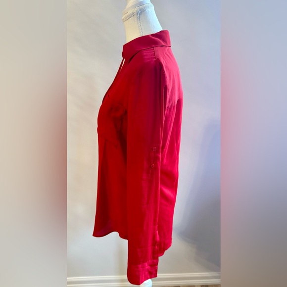 EXPRESS - Women’s ORIGINAL FIT CONVERTIBLE SLEEVE PORTOFINO BLOUSE - Red - Picture 4 of 5